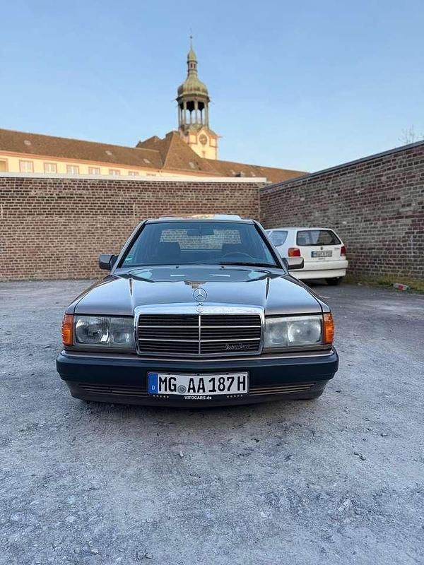 Gebraucht Mercedes 190 122 PS (89 kW) 1991 Limousine