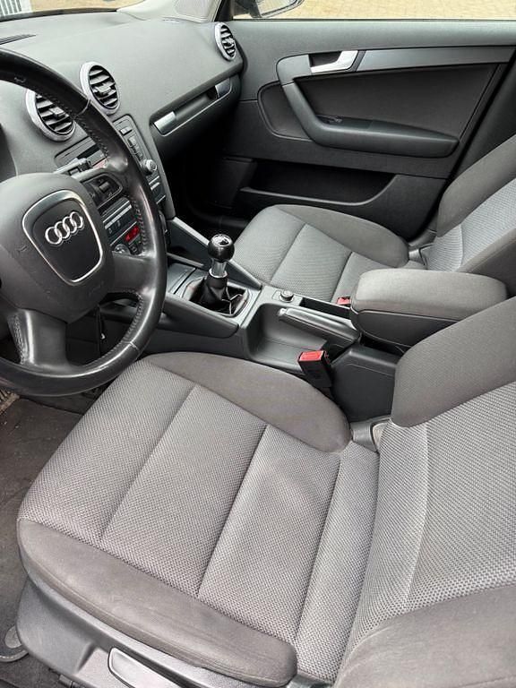 Gebraucht Audi A3 105 PS (77 kW) 2012 Schwarz Kleinwagen