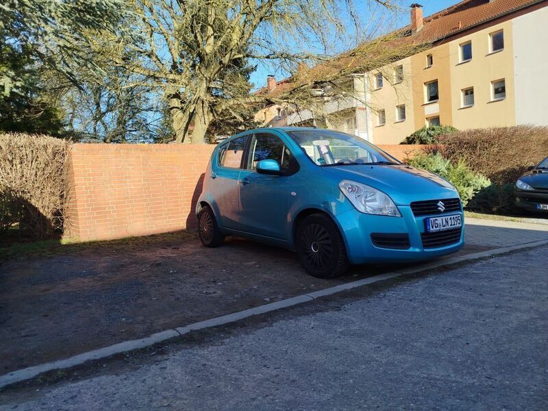 Grün Gebraucht 2012 Suzuki Splash Basic Kleinwagen | 2.250 € (Fairer Preis) - Bild 1/4