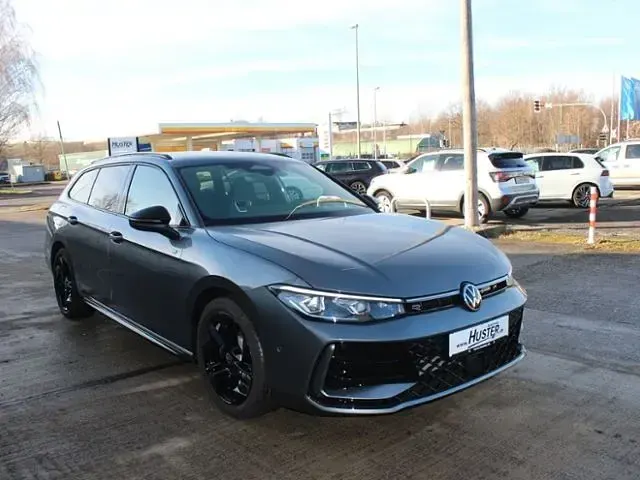 Neu VW Passat Style 193 PS (141 kW) 2025 Grau Kombi