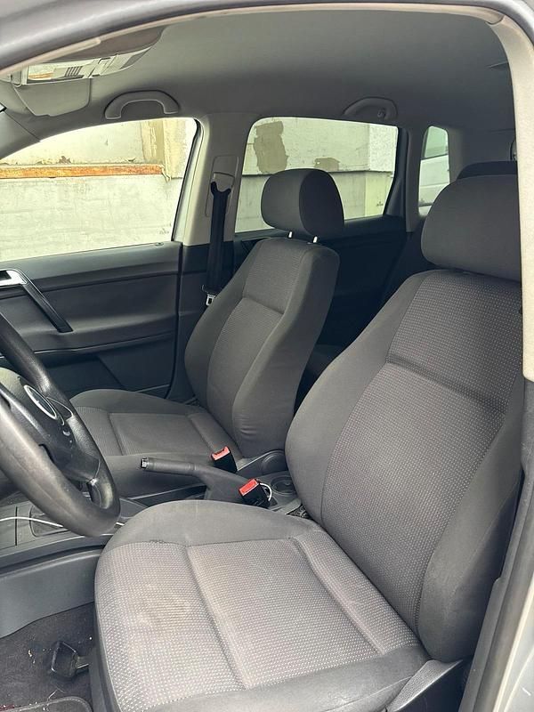 Second-hand VW Polo Basis 101 CP (74 kW) 2004 Gri Hatchback