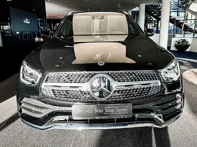 Gebraucht Mercedes GLC300e 306 PS (225 kW) 2021 SUV