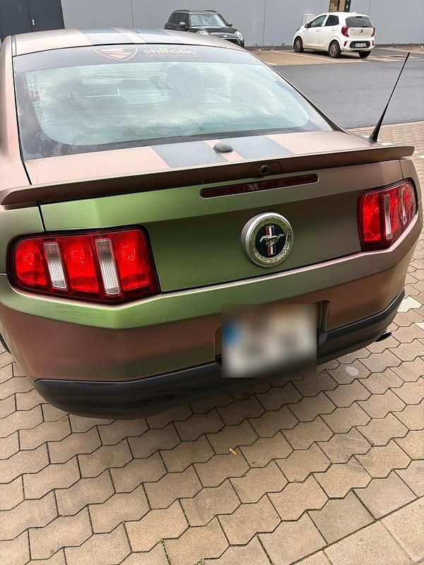 Gebraucht Ford Mustang 309 PS (227 kW) 2010 Silber Coupé