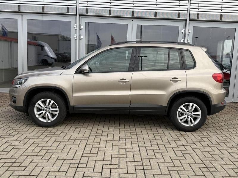 Gebraucht VW Tiguan Trendline 160 PS (117 kW) 2012 Beige metallic SUV