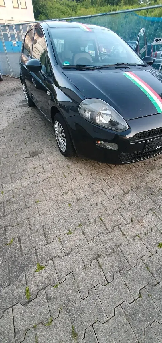 Gebraucht Fiat Punto 69 PS (50 kW) 2013 Schwarz Kleinwagen