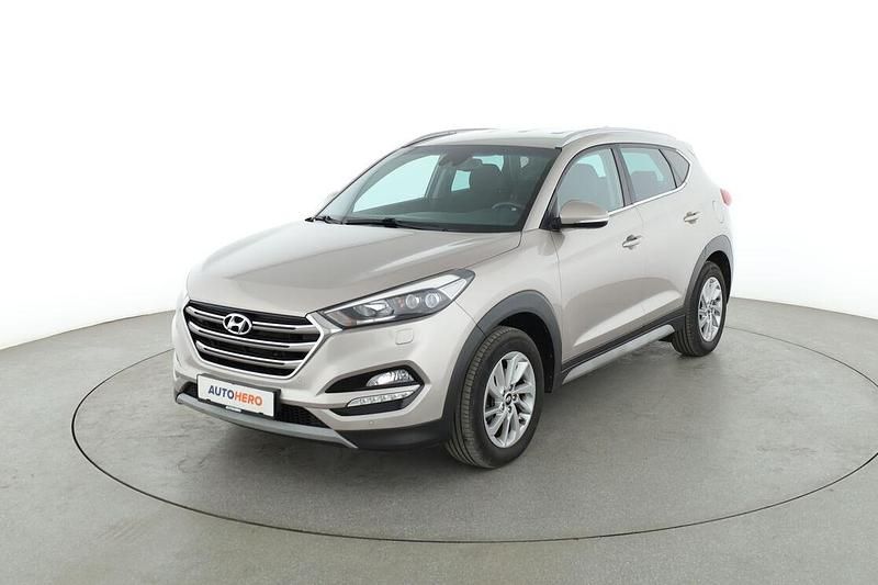 Grau Gebraucht 2017 Hyundai Tucson Style SUV | 19.390 € (Etwas zu teuer) - Bild 1/3