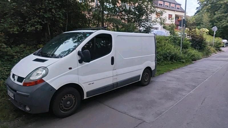 Weiß Gebraucht 2003 Renault Trafic Van | 1.800 € (Guter Preis) - Bild 1/4