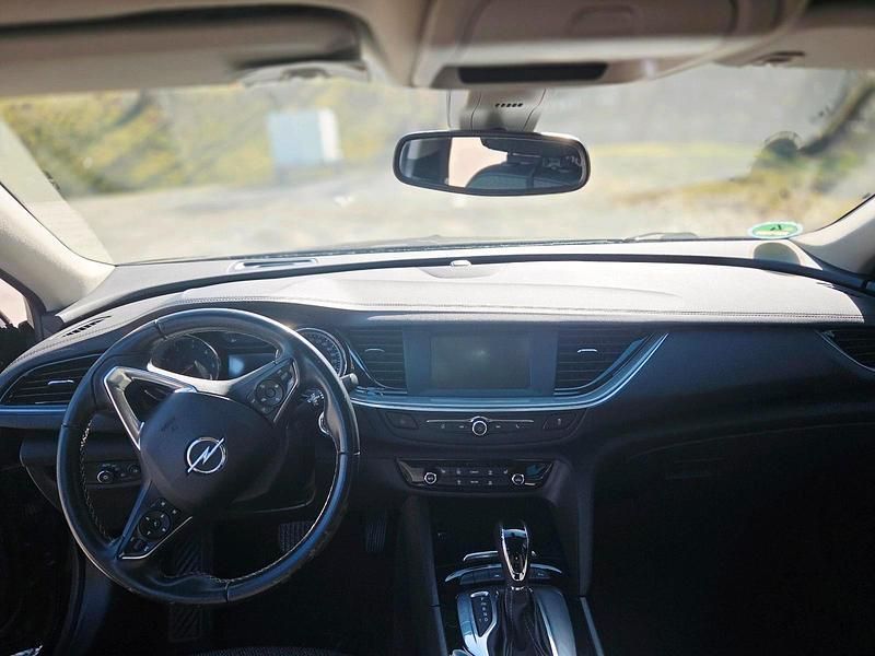 Gebraucht Opel Insignia 140 PS (102 kW) 2019 Schwarz Limousine