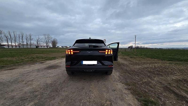 Gebraucht Ford Mustang Mach-E Extended Range 216 kW (294 PS) 2022 Schwarz SUV
