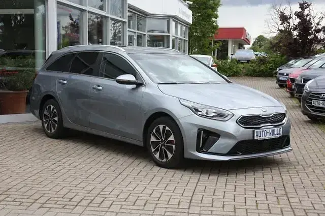 Gebraucht Kia Ceed Spirit 141 PS (103 kW) 2020 Grau Kleinwagen