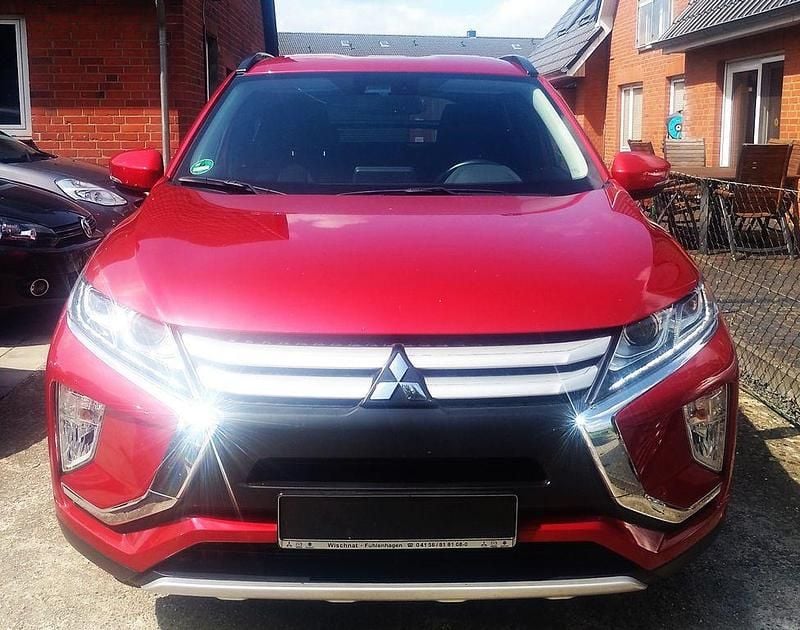 Rot Gebraucht 2019 Mitsubishi Eclipse Cross Diamant Edition SUV | 16.990 € (Guter Preis) - Bild 1/4