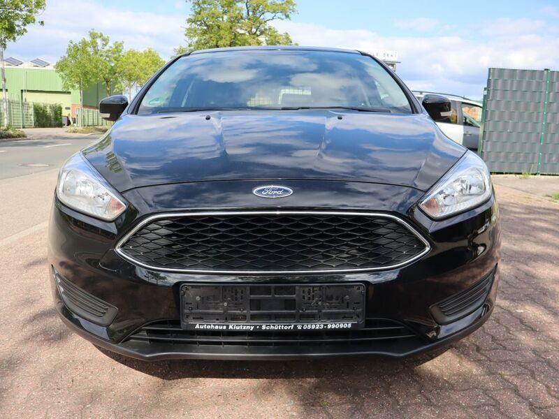 Schwarz Gebraucht 2015 Ford Focus Business Edition Limousine | 5.450 € (Superpreis) - Bild 1/4