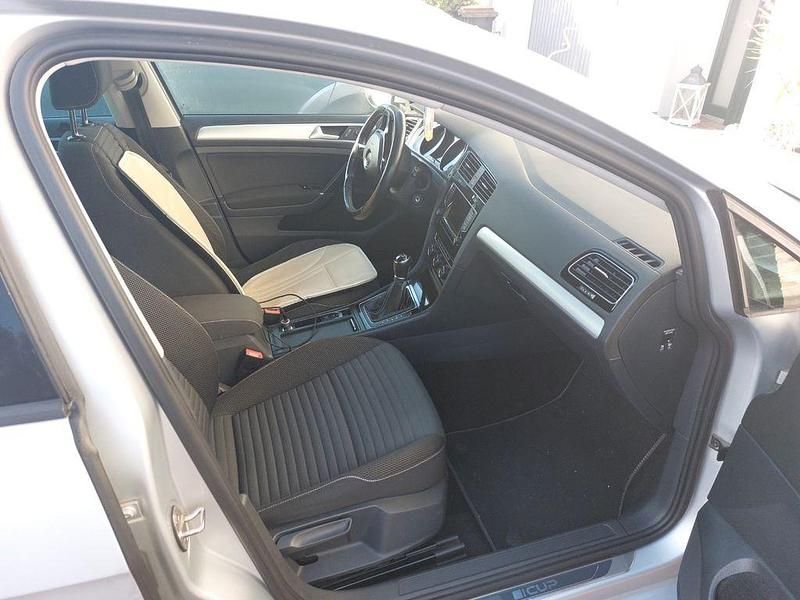 Silber Gebraucht 2015 VW Golf VII Comfortline Kombi | 6.700 € (Fairer Preis) - Bild 1/4