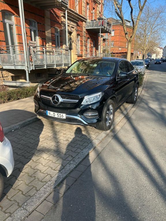 Schwarz Gebraucht 2016 Mercedes GLE350 Coupé | 37.900 € (Fairer Preis) - Bild 1/4