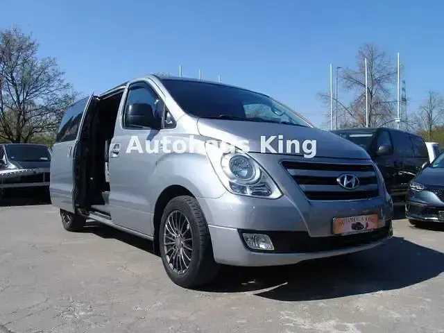 Gebraucht Hyundai H-1 Premium 170 PS (125 kW) 2017 Grau Van / Kleinbus