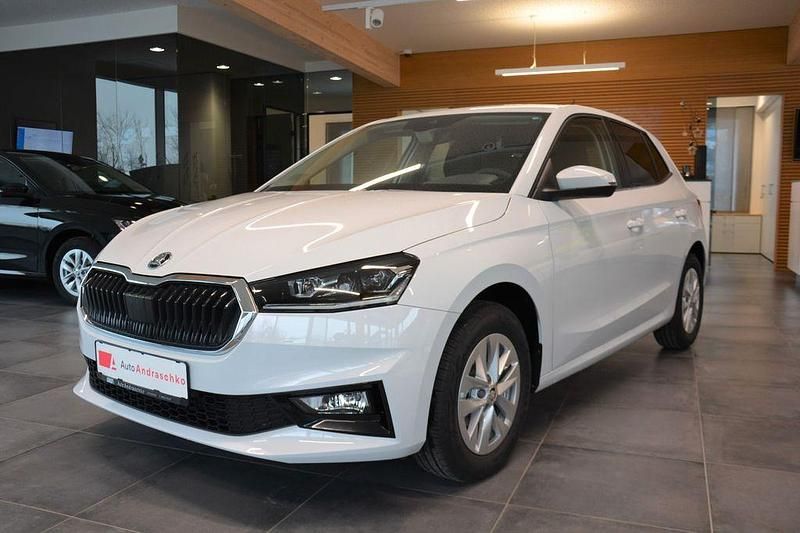 Moonweiß perleffek Gebraucht 2024 Skoda Fabia Style Kleinwagen | 18.990 € (Superpreis) - Bild 1/4
