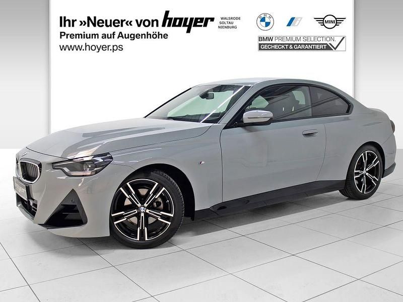 M brooklyn grau Gebraucht 2024 BMW 220 M Sport Coupé | 36.990 € (Guter Preis) - Bild 1/4