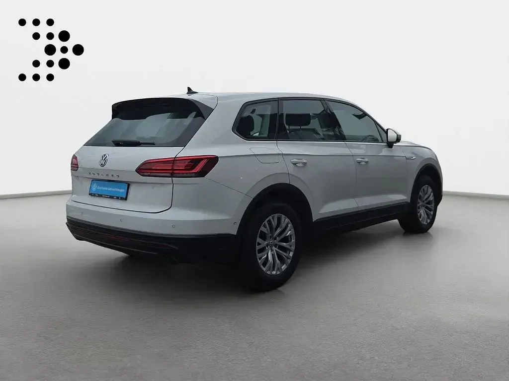 Gebraucht VW Touareg Basis 286 PS (210 kW) 2019 Pure white SUV