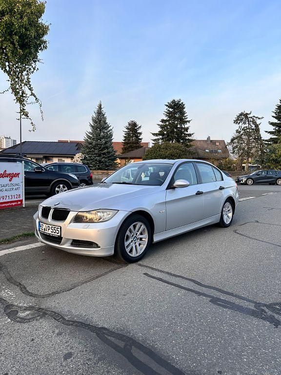 Gebraucht BMW 320 150 PS (110 kW) 2005 Grau Limousine
