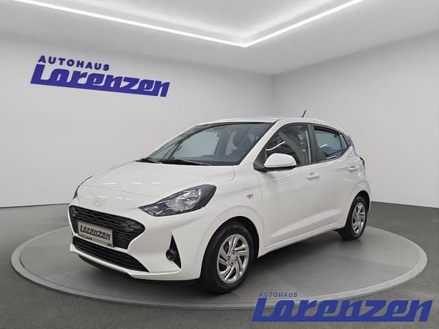 Gebraucht Hyundai i10 Select 63 PS (46 kW) 2024 Atlas white / sol (weiss) Kleinwagen