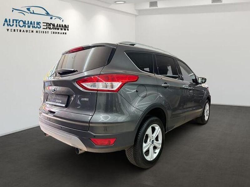 Gebraucht Ford Kuga Titanium 182 PS (133 kW) 2016 Grau SUV