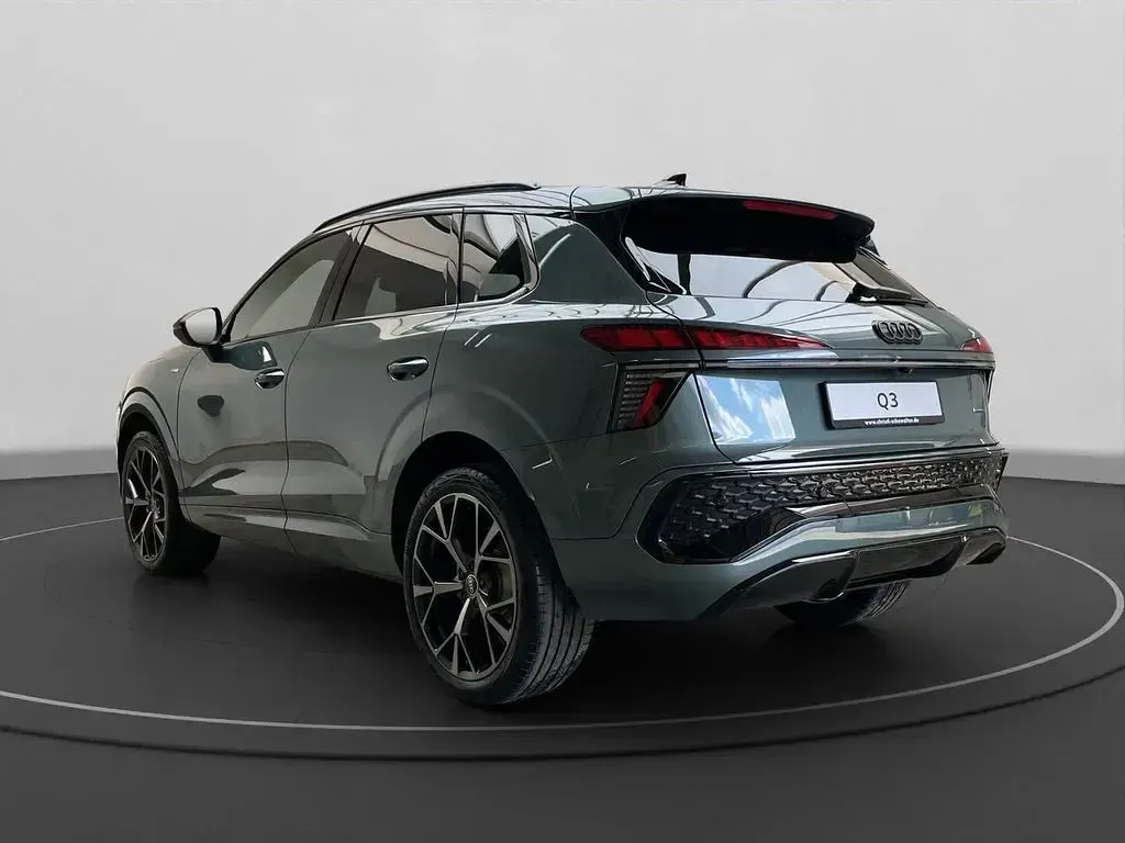 Gebraucht Audi Q3 S-Line 204 PS (150 kW) 2026 Salbeigrün metallic SUV