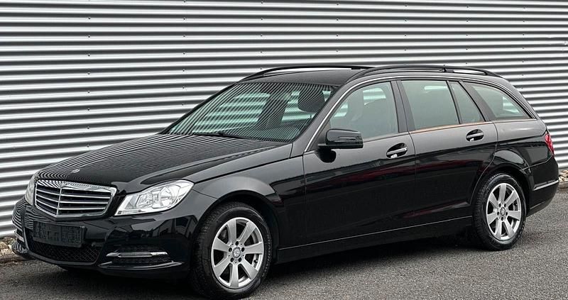 Schwarz Gebraucht 2013 Mercedes C200 Kombi | 4.900 € (Guter Preis) - Bild 1/4