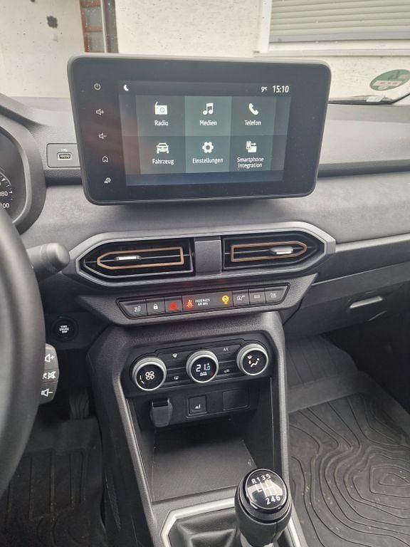 Gebraucht Dacia Jogger Expression 110 PS (80 kW) 2025 Grau Van / Kleinbus