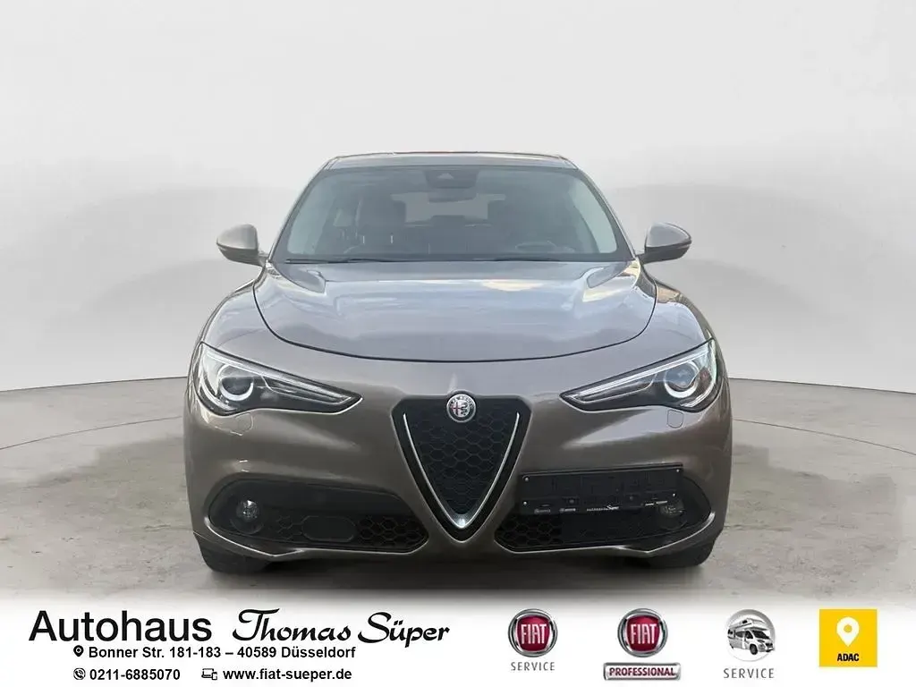 Gebraucht Alfa Romeo Stelvio Super 179 PS (131 kW) 2018 Colore esterno (regray) SUV