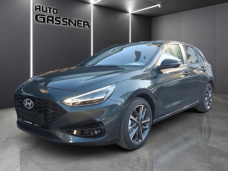Grün Neu 2024 Hyundai i30 Advantage Limousine | 21.990 € (Guter Preis) - Bild 1/4