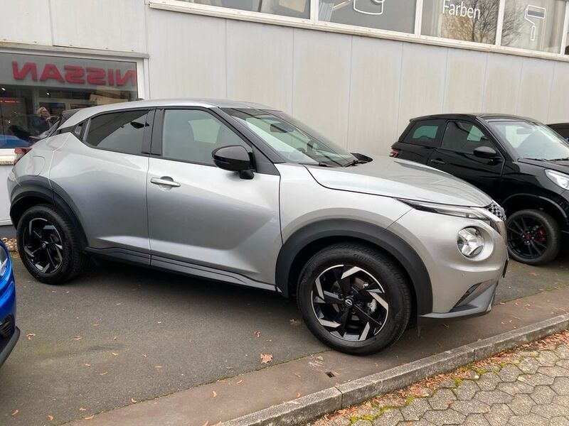 Silber Gebraucht 2024 Nissan Juke N-Connecta SUV | 20.990 € (Fairer Preis) - Bild 1/4