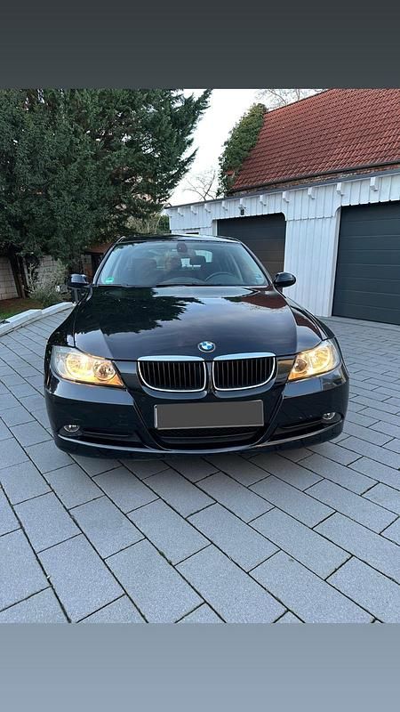Schwarz Gebraucht 2006 BMW 318 Limousine | 2.500 € (Superpreis) - Bild 1/4