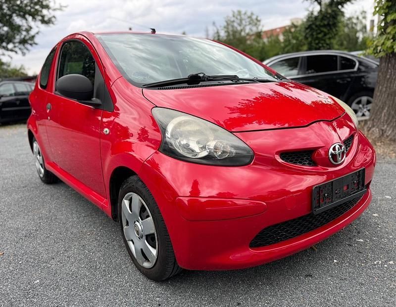 Rot Gebraucht 2009 Toyota Aygo Kleinwagen | 1.800 € (Superpreis) - Bild 1/4