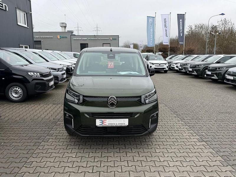 Neu Citroën Berlingo 131 PS (96 kW) 2026 Grün Van / Kleinbus
