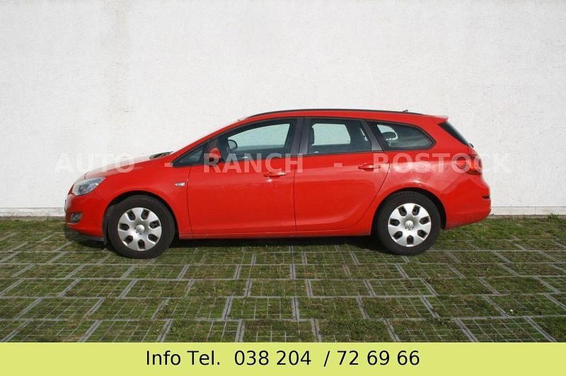 Rot Gebraucht 2012 Opel Astra Edition Kombi | 2.999 € (Superpreis) - Bild 1/4