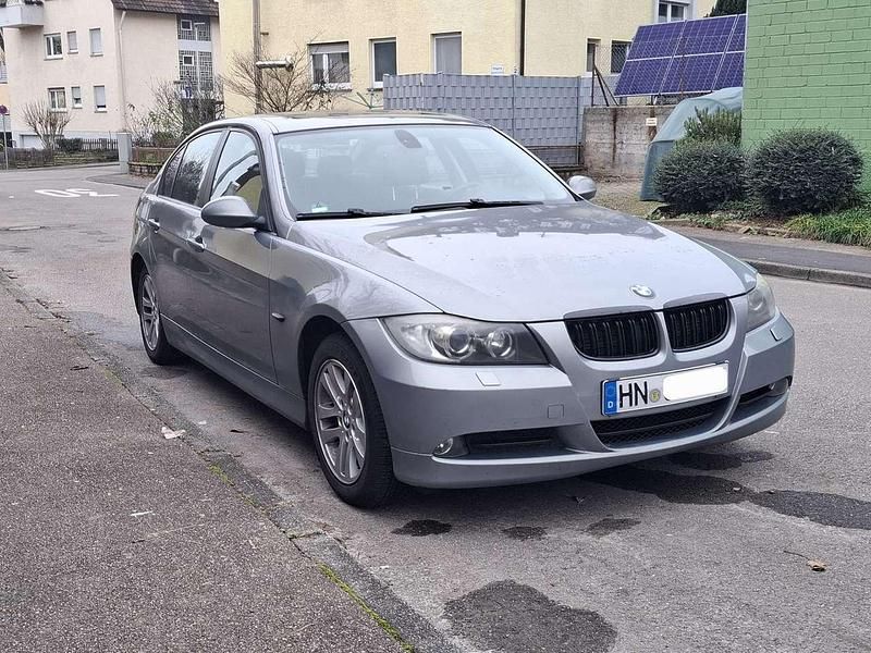 Gebraucht BMW 318 143 PS (105 kW) 2008 Grau Limousine