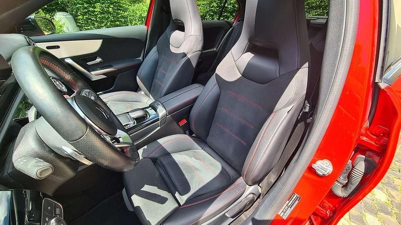 Gebraucht Mercedes A200 AMG line 163 PS (119 kW) 2018 Rot Limousine