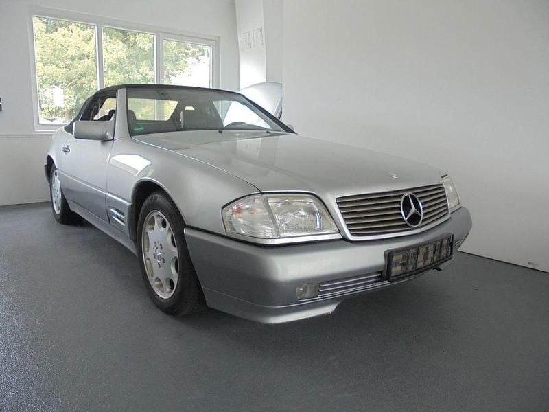 Grau Gebraucht 1993 Mercedes SL300 Cabrio | 12.990 € - Bild 1/4