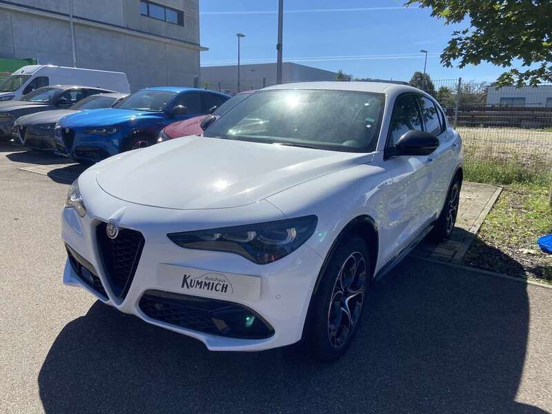 Bianco alfa, uni Gebraucht 2023 Alfa Romeo Stelvio Veloce SUV | 55.900 € - Bild 1/4