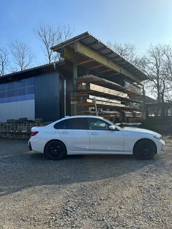 Gebraucht BMW 320 Performance 184 PS (135 kW) 2024 Weiß Limousine