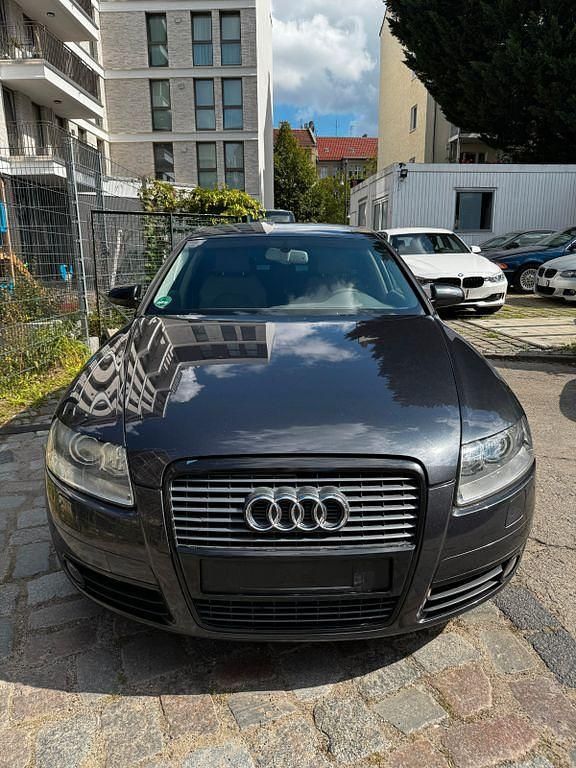 Grau Gebraucht 2004 Audi A6 Comfort Limousine | 2.690 € (Superpreis) - Bild 1/4