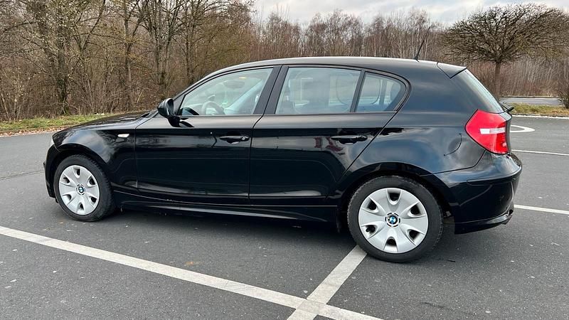 Gebraucht BMW 116 2009 Schwarz Kleinwagen