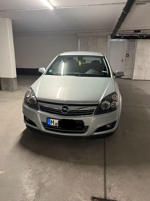 Silber Gebraucht 2009 Opel Astra Edition Limousine | 3.399 € (Fairer Preis) - Bild 1/4