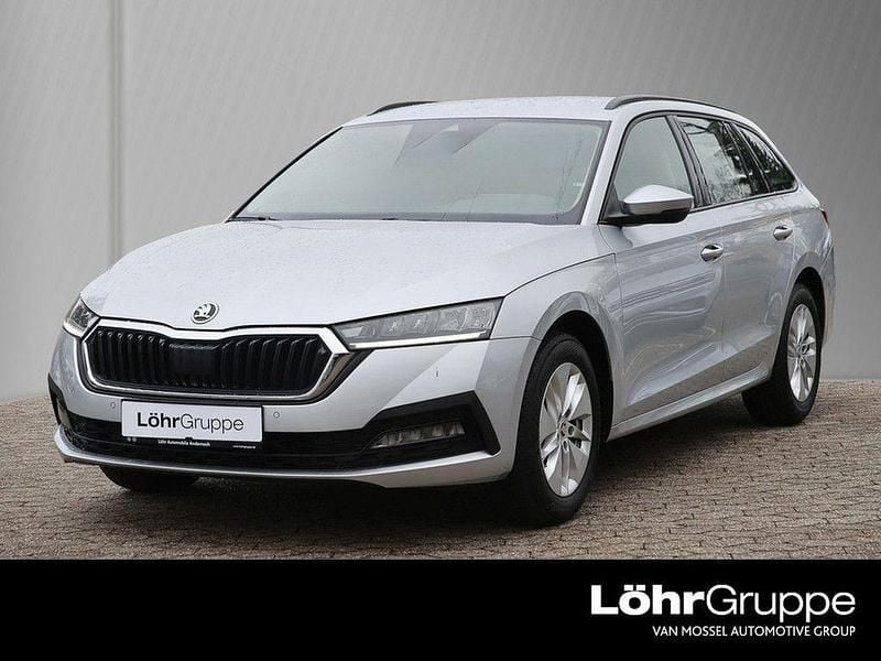 Brilliantsilber metallic Gebraucht 2022 Skoda Octavia Ambition Kombi | 21.980 € (Guter Preis) - Bild 1/4