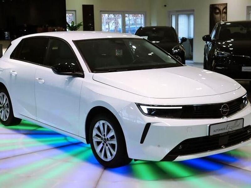 Gebraucht Opel Astra Elegance 131 PS (96 kW) 2023 Weiß Limousine