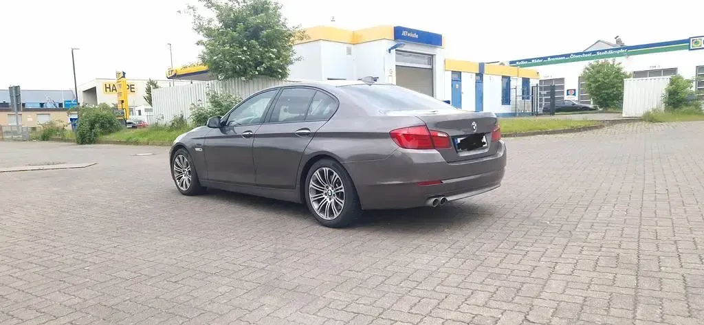 Gebraucht BMW 525 Sport Line 204 PS (150 kW) 2010 Braun Limousine