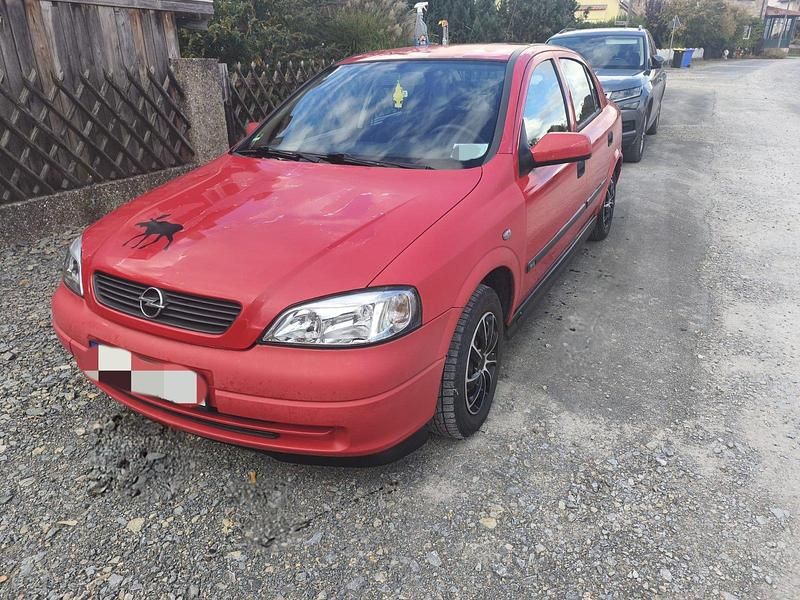 Rot Gebraucht 1999 Opel Astra Limousine | 650 € (Superpreis) - Bild 1/4