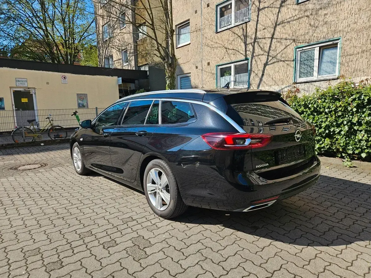 Gebraucht Opel Insignia Elegance 174 PS (127 kW) 2021 Schwarz Kombi