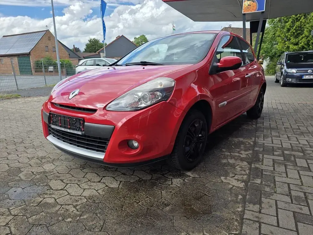 Gebraucht Renault Clio II Dynamique 75 PS (55 kW) 2010 Rot Limousine