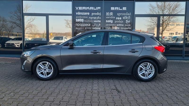 Gebraucht Ford Focus 120 PS (88 kW) 2020 Grau Limousine